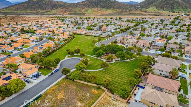 1650 Elmbridge Lane, Hemet CA: https://media.crmls.org/medias/dc943b27-4c37-43bd-9507-c374a3669010.jpg