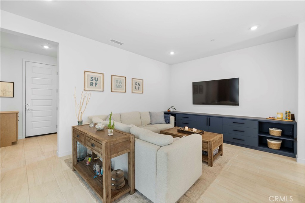 MLS #SR25228736 image #16