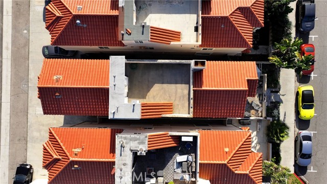 Detail Gallery Image 27 of 34 For 210 6th, Huntington Beach,  CA 92648 - 3 Beds | 2/2 Baths