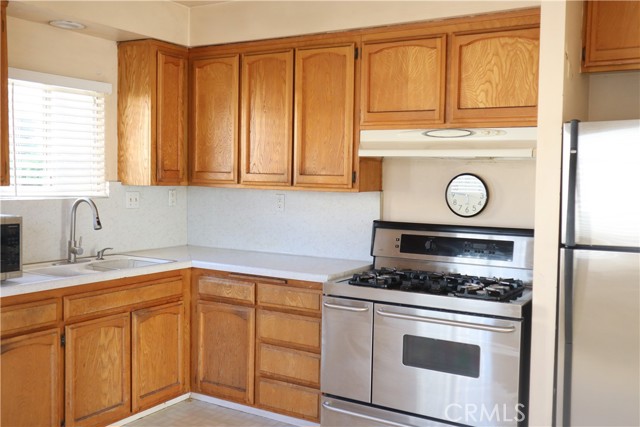 1137 9th Street, Hermosa Beach, California 90254, 2 Bedrooms Bedrooms, ,1 BathroomBathrooms,Residential,Sold,9th,RS23003949