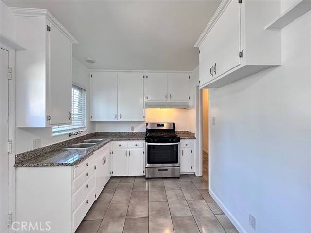 5636 Willowcrest Avenue, North Hollywood CA: https://media.crmls.org/medias/dc95b0a0-fe19-4d50-981e-795e655617a2.jpg