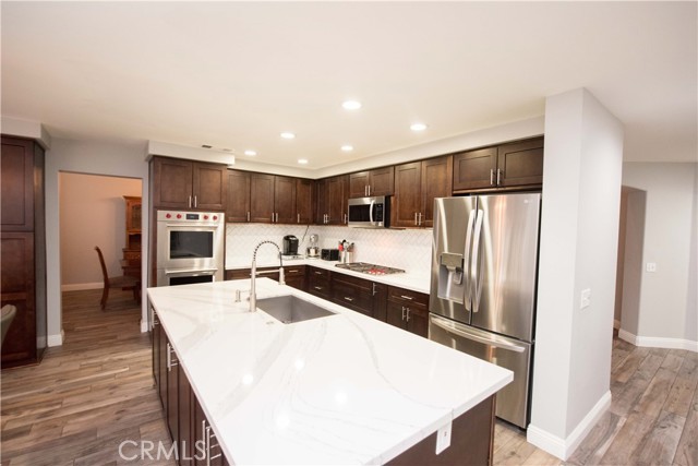 Detail Gallery Image 5 of 19 For 2714 Peachwood Cir, Corona,  CA 92882 - 4 Beds | 3 Baths