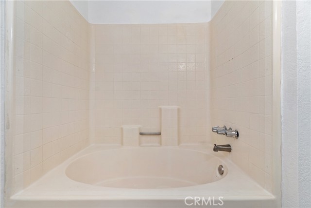 8305 Pioneer Drive, Bakersfield CA: https://media.crmls.org/medias/dc965430-e1e2-4d7e-b391-158edbc009ca.jpg