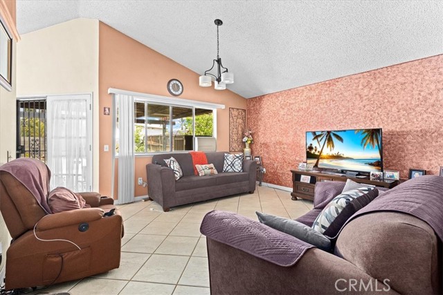 15429 Bandy Court, Moreno Valley CA: https://media.crmls.org/medias/dc97b46a-28f0-4f9d-8143-079d9dc77717.jpg