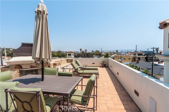 2818 Morningside Drive, Hermosa Beach, California 90254, 5 Bedrooms Bedrooms, ,4 BathroomsBathrooms,Residential,Sold,Morningside,SB17244610