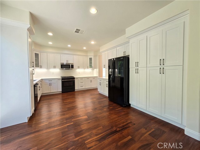 Detail Gallery Image 10 of 23 For 20663 Azalea Terrace Rd, Riverside,  CA 92508 - 3 Beds | 2/1 Baths