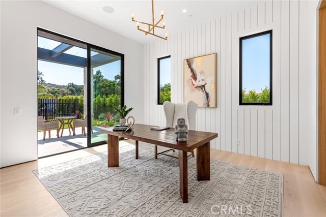 4601 Vista De Oro Avenue, Woodland Hills CA: https://media.crmls.org/medias/dc98efd3-f51a-486d-8db6-b9e0e0dc27a0.jpg
