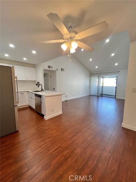 Detail Gallery Image 1 of 17 For 8801 Independence Ave #25,  Canoga Park,  CA 91304 - 1 Beds | 1 Baths
