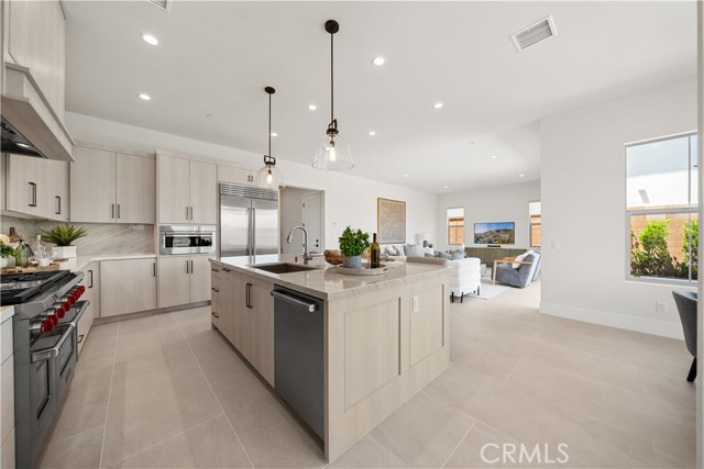 Detail Gallery Image 10 of 44 For 122 Mossvine, Irvine,  CA 92618 - 4 Beds | 3 Baths