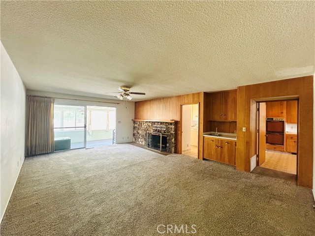 2750 W Devonshire Avenue, Hemet CA: https://media.crmls.org/medias/dc9a670b-3cc2-4d3a-904c-a5fb53f2f303.jpg