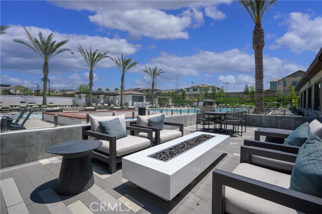 16650 Crocus Lane, Fontana CA: https://media.crmls.org/medias/dc9a9697-26c8-4878-a36d-3c595d48acea.jpg