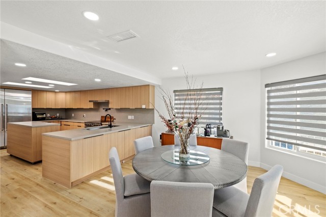 Detail Gallery Image 15 of 67 For 22731 Canyon Lake Dr, Canyon Lake,  CA 92587 - 4 Beds | 4 Baths