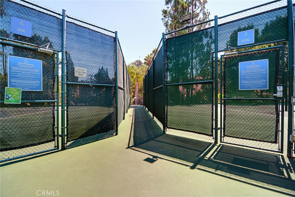 https://media.crmls.org/medias/dc9ba42b-0953-4893-9c1b-64381b991b08.jpg?preset=X-Large