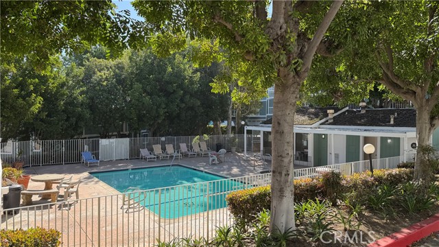 Detail Gallery Image 23 of 24 For 1056 Walnut Grove Ave #G,  Rosemead,  CA 91770 - 3 Beds | 3 Baths