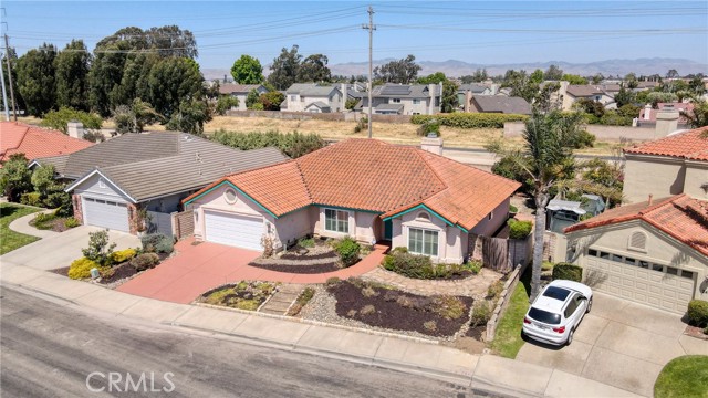 Detail Gallery Image 43 of 52 For 2436 Longdrive Ln, Santa Maria,  CA 93455 - 3 Beds | 2 Baths