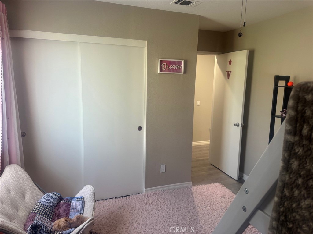 https://media.crmls.org/medias/dc9d09bd-04fa-4c0d-b46b-482b9d4520f7.jpg?preset=X-Large