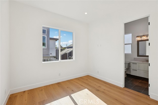 Detail Gallery Image 32 of 50 For 1914 Belmont Ln #B,  Redondo Beach,  CA 90278 - 4 Beds | 3/1 Baths