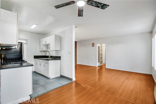 Detail Gallery Image 8 of 19 For 6643 De Longpre #5,  Los Angeles,  CA 90028 - 2 Beds | 2 Baths