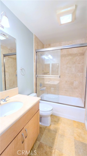 Detail Gallery Image 17 of 24 For 68 N Allen Ave #6,  Pasadena,  CA 91106 - 3 Beds | 3 Baths