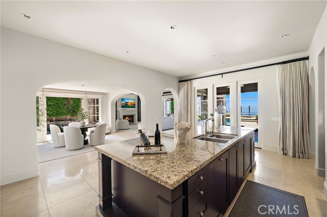 39 Sarteano Dr., Newport Coast CA: https://media.crmls.org/medias/dc9e11a4-77ef-4a5f-8a68-89903359049f.jpg