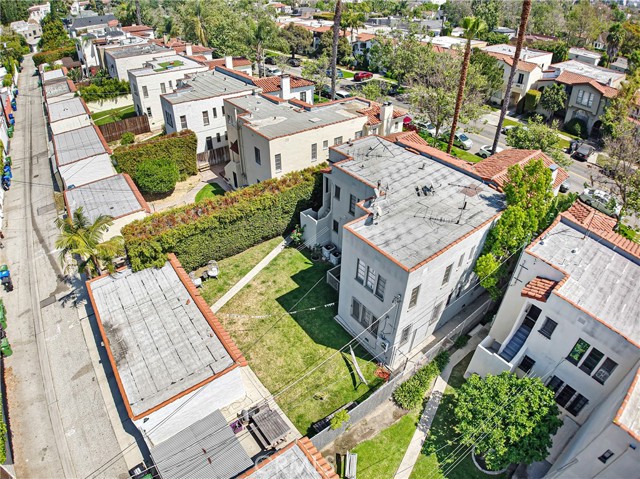 Detail Gallery Image 4 of 9 For 1071 S Crescent Heights Boulevard, Los Angeles,  CA 90035 - – Beds | – Baths