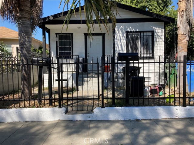 2117 112th Street, Los Angeles, California 90059, ,Multi-Family,For Sale,112th,DW23218978