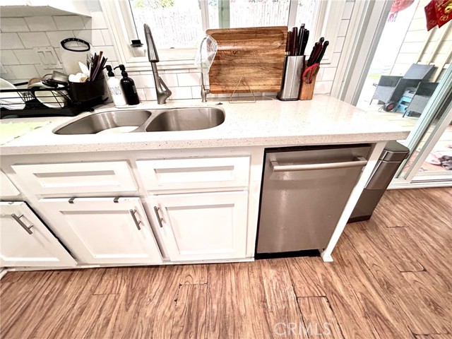 Detail Gallery Image 6 of 22 For 1006 Acacia, Corona,  CA 92879 - 4 Beds | 2 Baths