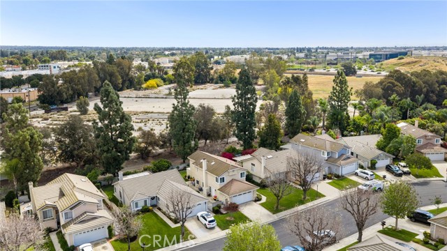 831 Arbor Cir, La Verne CA: https://media.crmls.org/medias/dca0443f-7f67-434e-8cb9-e14b5ff1d79b.jpg