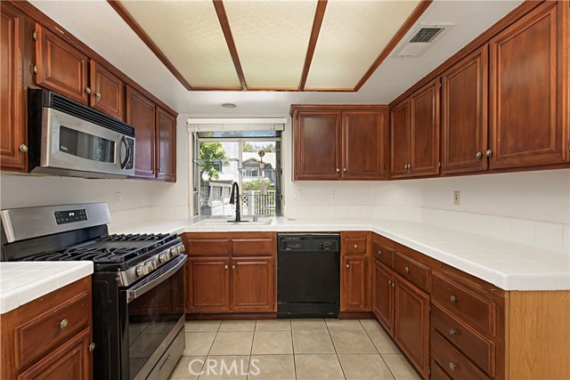 Detail Gallery Image 17 of 42 For 8279 Sutterhome Pl, Rancho Cucamonga,  CA 91730 - 3 Beds | 2/1 Baths