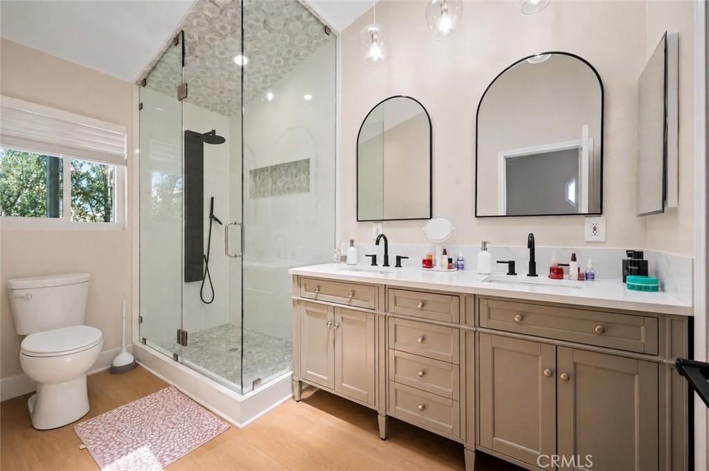 https://media.crmls.org/medias/dca1d733-586f-43b0-acbb-8b197a6156ad.jpg?preset=X-Large
