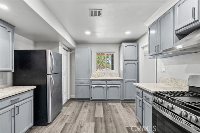 Detail Gallery Image 13 of 33 For 4550 W Avenue L2, Quartz Hill,  CA 93536 - 5 Beds | 3 Baths