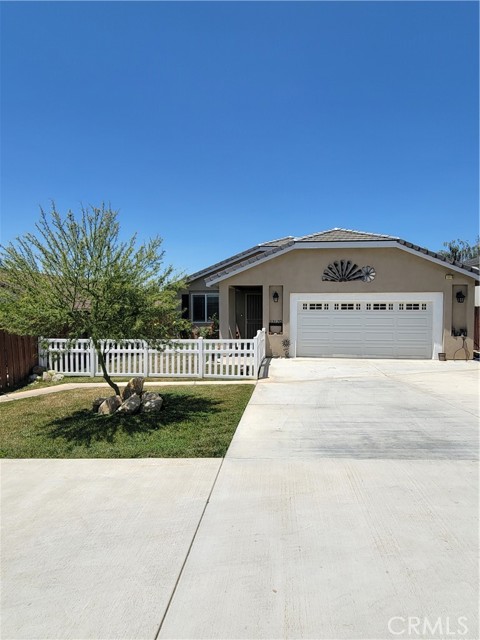 Detail Gallery Image 2 of 21 For 13170 6th Pl, Yucaipa,  CA 92399 - 4 Beds | 3/1 Baths