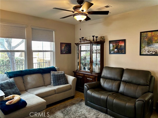 Detail Gallery Image 5 of 14 For 1487 Florence Ct, Upland,  CA 91786 - 3 Beds | 2/1 Baths