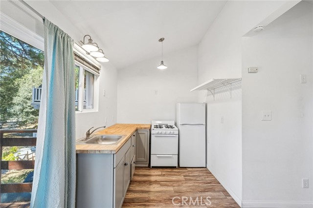 21461 Crest Forest, Cedarpines Park, CA 92322