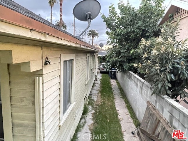 1860 Middleton Place, Los Angeles, CA, 90062 1860 Middleton Place, Los Angeles, CA, 90062