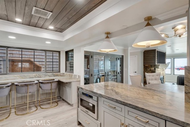Detail Gallery Image 11 of 31 For 2808 W Oceanfront, Newport Beach,  CA 92663 - 4 Beds | 4 Baths
