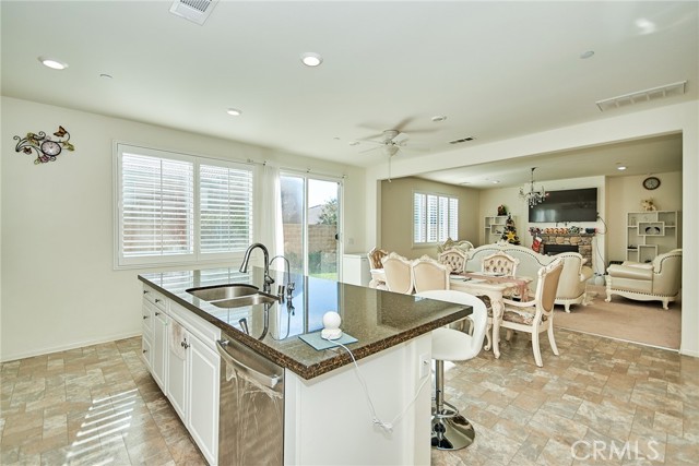 Detail Gallery Image 13 of 51 For 15607 Allspice Ln, Fontana,  CA 92336 - 4 Beds | 3 Baths