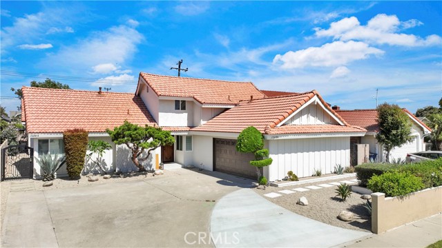 17698 Locust Street, Fountain Valley CA: https://media.crmls.org/medias/dca5808d-ba73-4c3c-9325-5cefae89654c.jpg