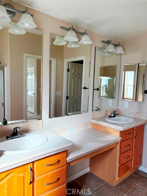 Detail Gallery Image 7 of 10 For 14851 Jeffrey Rd #38,  Irvine,  CA 92618 - 3 Beds | 2 Baths