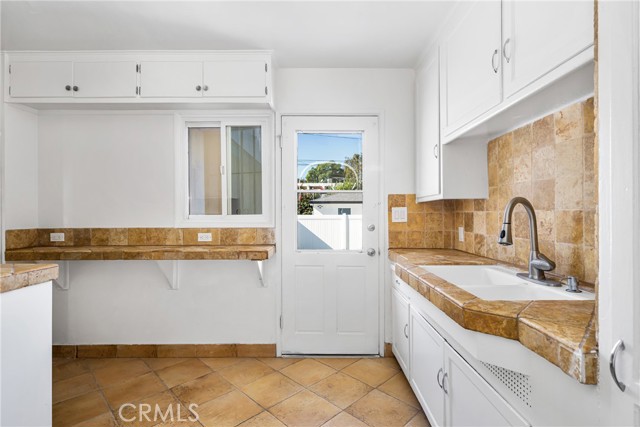 Detail Gallery Image 9 of 30 For 4851 Faculty, Long Beach,  CA 90808 - 6 Beds | 5 Baths