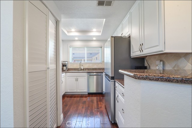 12 Stoneglen, Aliso Viejo CA: https://media.crmls.org/medias/dca78b92-0ad3-4ea0-9ffe-fdd011edb989.jpg
