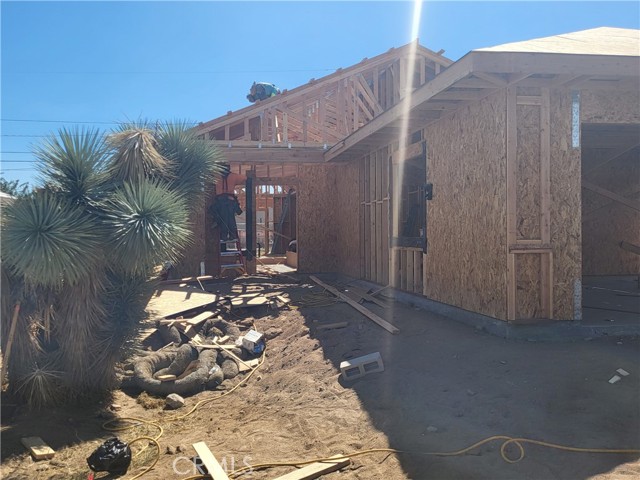 16443 Pine Street, Hesperia CA: https://media.crmls.org/medias/dca7c930-104b-4f58-8d30-443a03651f37.jpg