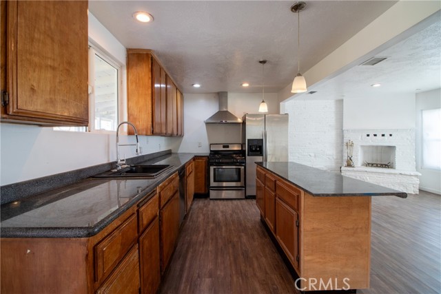 9047 10th Ave, Hesperia CA: https://media.crmls.org/medias/dca7d148-0ef0-4e6a-9abf-deb35ff9f76f.jpg