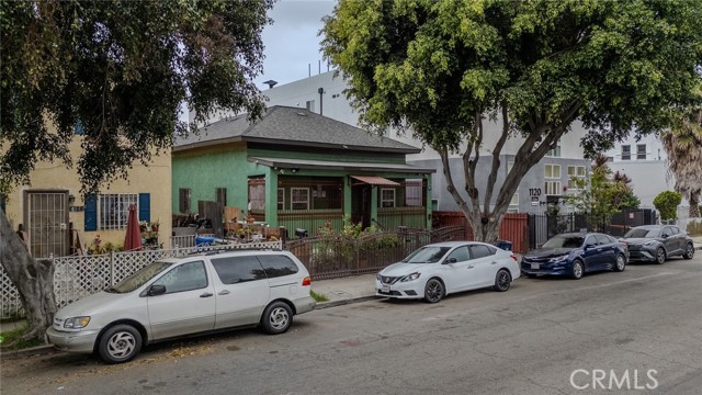 1124 1126 E 25th Street, Los Angeles CA: https://media.crmls.org/medias/dca800b7-9457-4c6d-ae3d-9b1cb514bc93.jpg