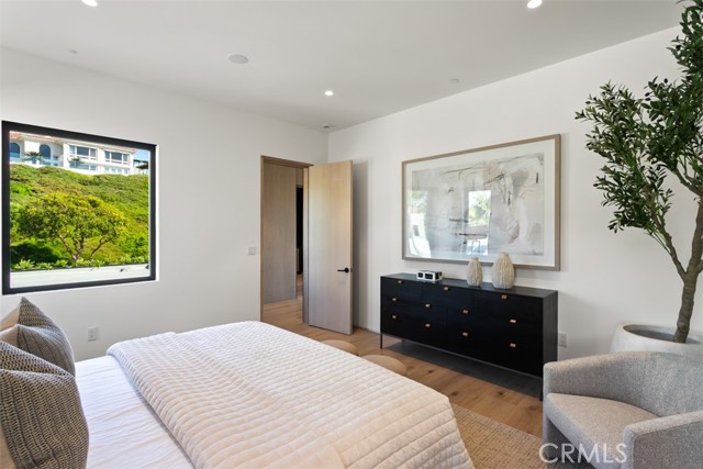 53 Montecito, Corona del Mar CA: https://media.crmls.org/medias/dca82427-5ec5-4fd0-b6e3-5a17ed569ca7.jpg