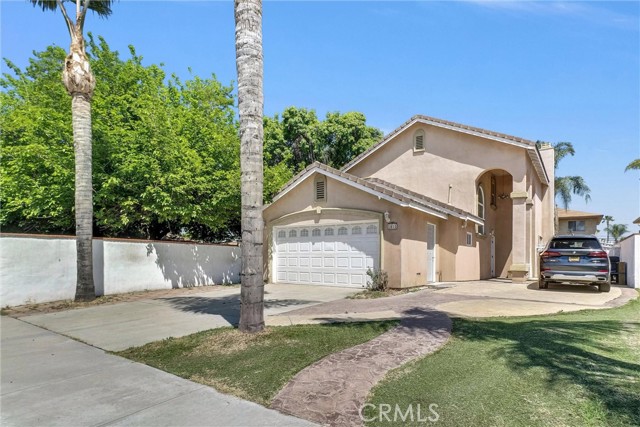 Detail Gallery Image 2 of 26 For 1451 W 10th St, Pomona,  CA 91766 - 4 Beds | 3 Baths
