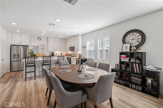 Detail Gallery Image 8 of 26 For 22321 Spanish Oak Ct, Torrance,  CA 90502 - 3 Beds | 2/2 Baths