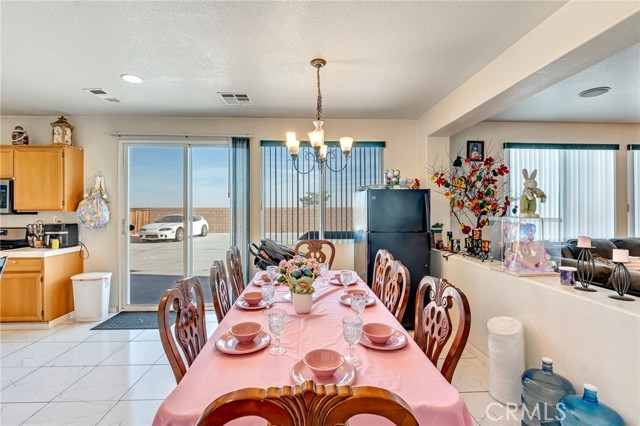 Detail Gallery Image 7 of 45 For 11036 Windcrest Ct, Adelanto,  CA 92301 - 4 Beds | 2/1 Baths