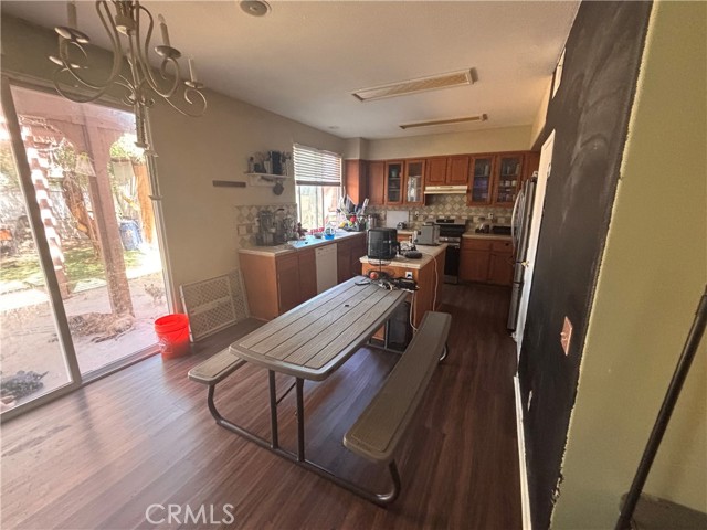Detail Gallery Image 11 of 31 For 3652 Ash St, Lake Elsinore,  CA 92530 - 3 Beds | 2/1 Baths
