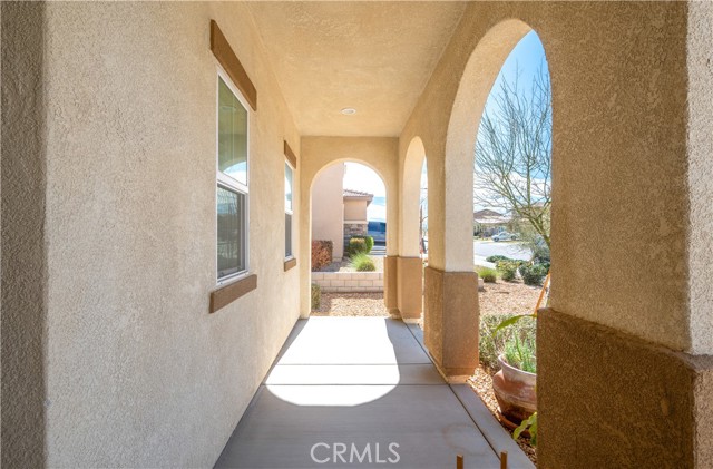 Detail Gallery Image 4 of 44 For 10657 Appaloosa, Hesperia,  CA 92345 - 4 Beds | 3 Baths